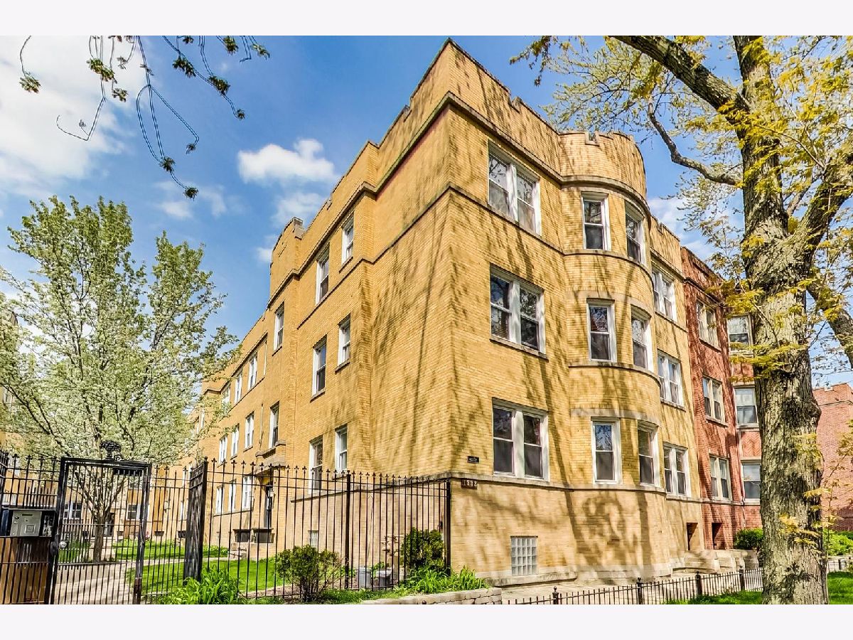 Condominiums Sold La Legenda Chicago Illinois, 1332 Estes