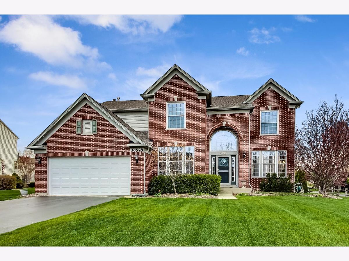 Homes Sold Stratton Oaks Lake Villa Illinois, 36578 Yew Tree