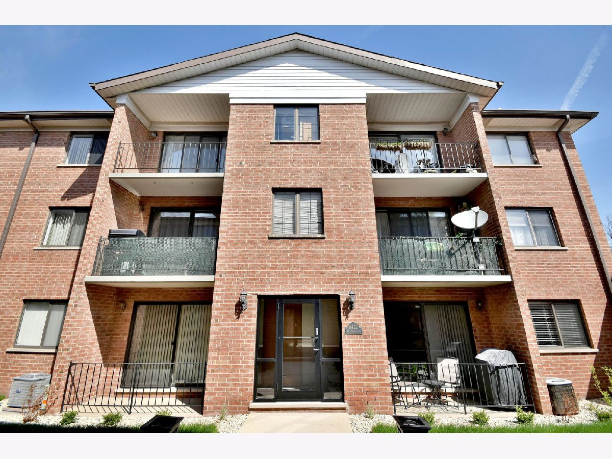Condominiums Sold Catalpa Courts Chicago Illinois, 8422 Catalpa
