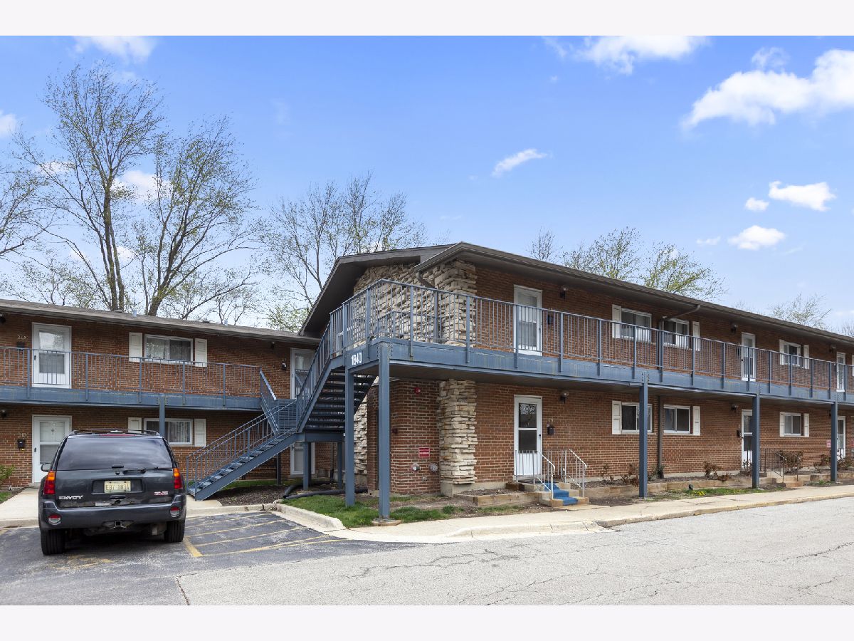 Condominiums Sold Dover Park Mount Prospect Illinois, 1840 Hatherleigh