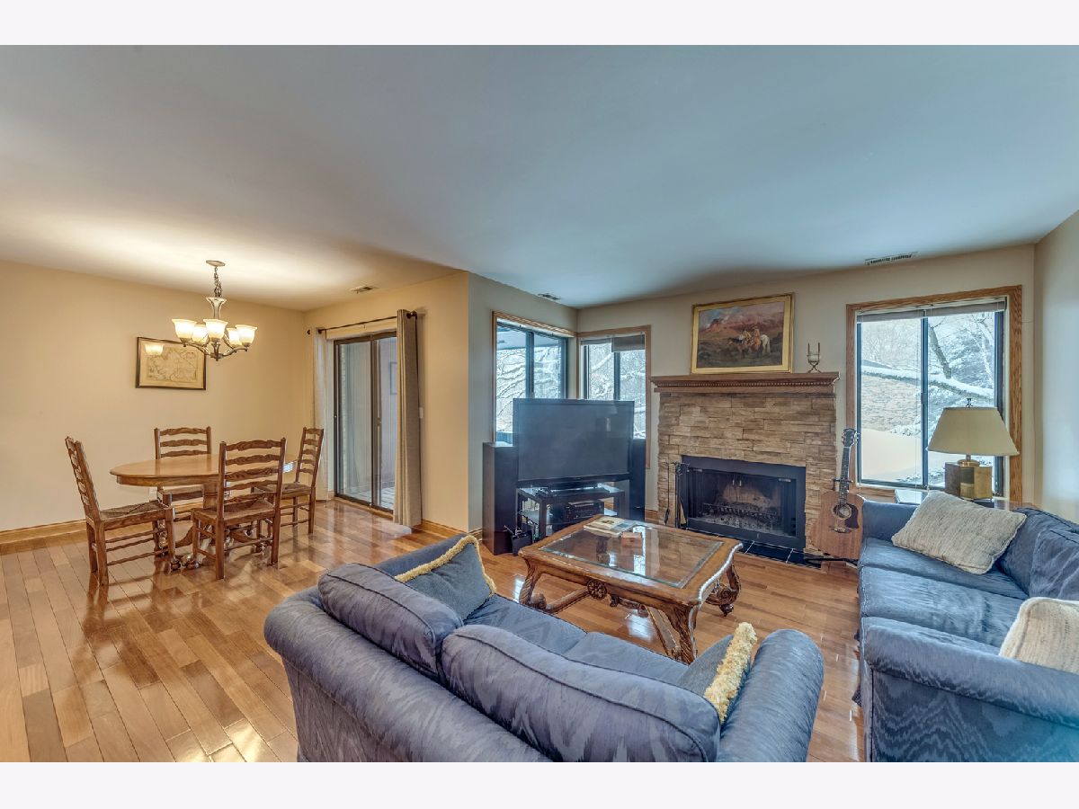Condominiums Sold Oaks Of Green Trail Lisle Illinois, 2215 Christian