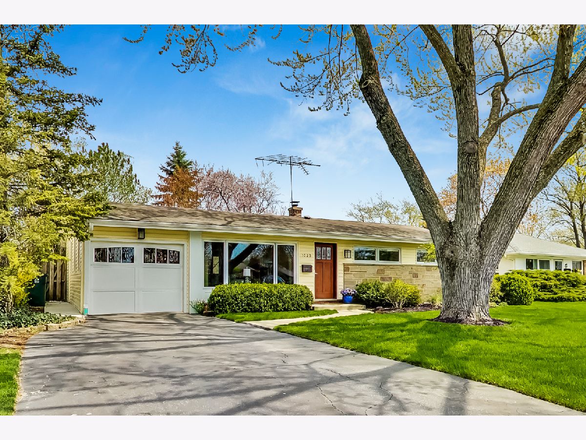 Homes Sold Northbrook East Northbrook Illinois, 1023 Whitfield