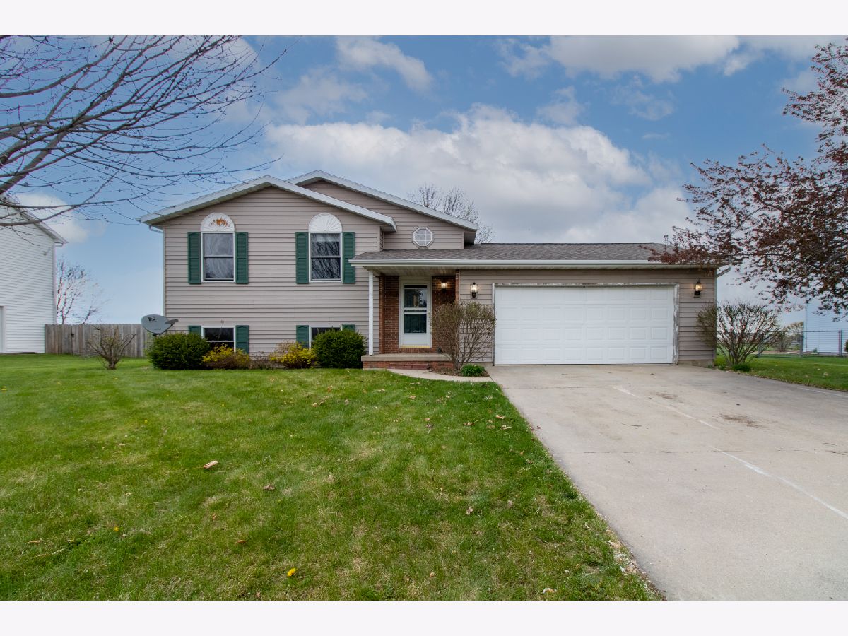 Homes Sold Havens Grove Hudson Illinois, 705 Platt