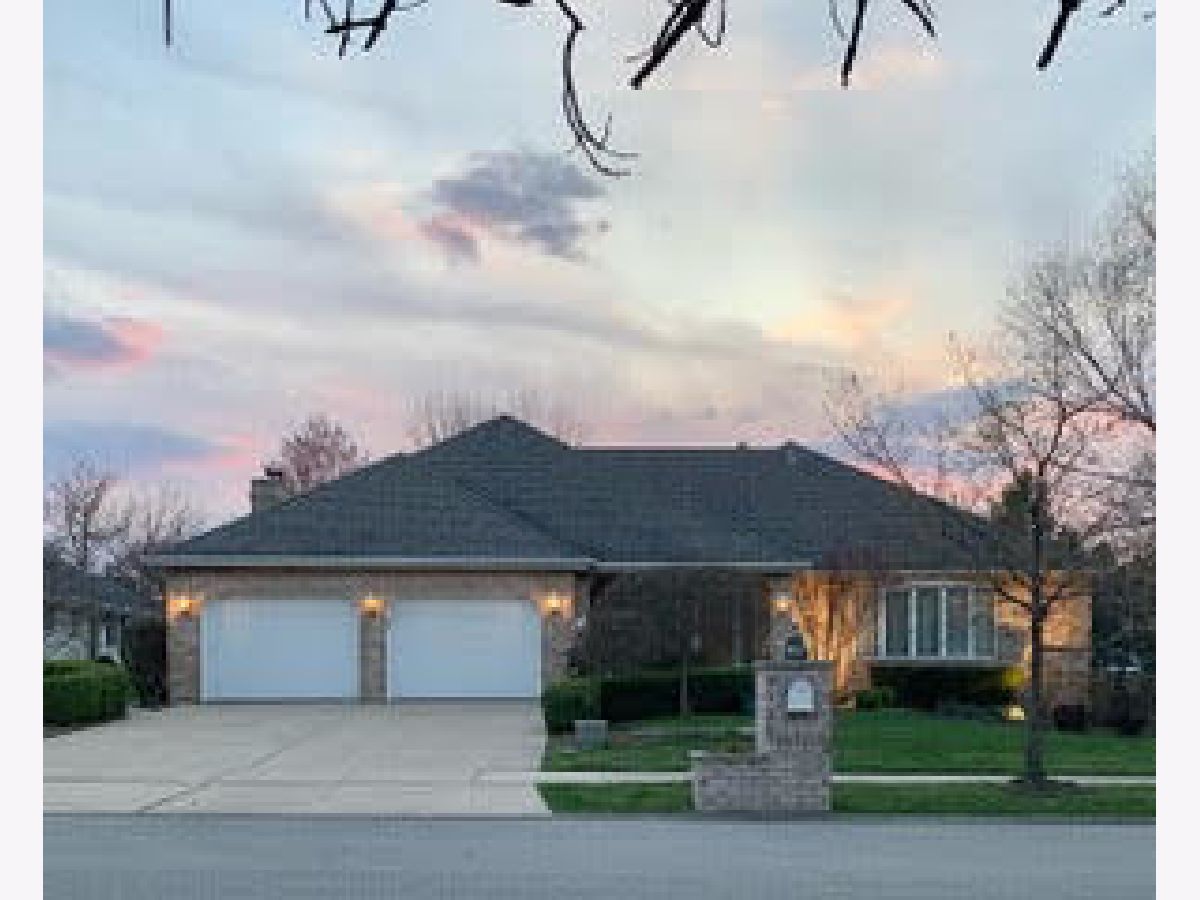 Homes Sold Victoria Place Orland Park Illinois, 16810 Chaucer