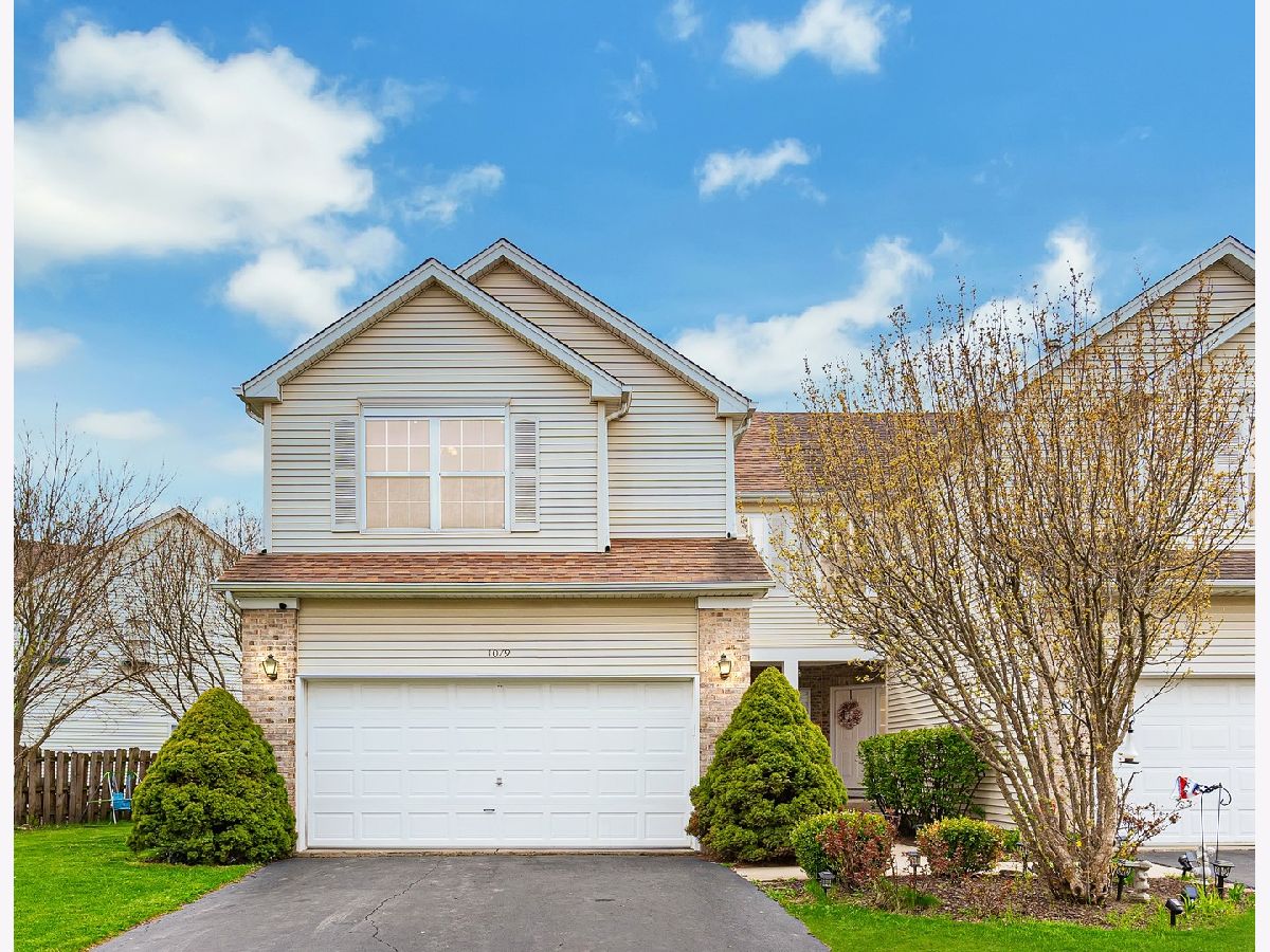 Townhomes Sold Evergreen Ridge Lake In The Hills Illinois, 1079 Viewpoint