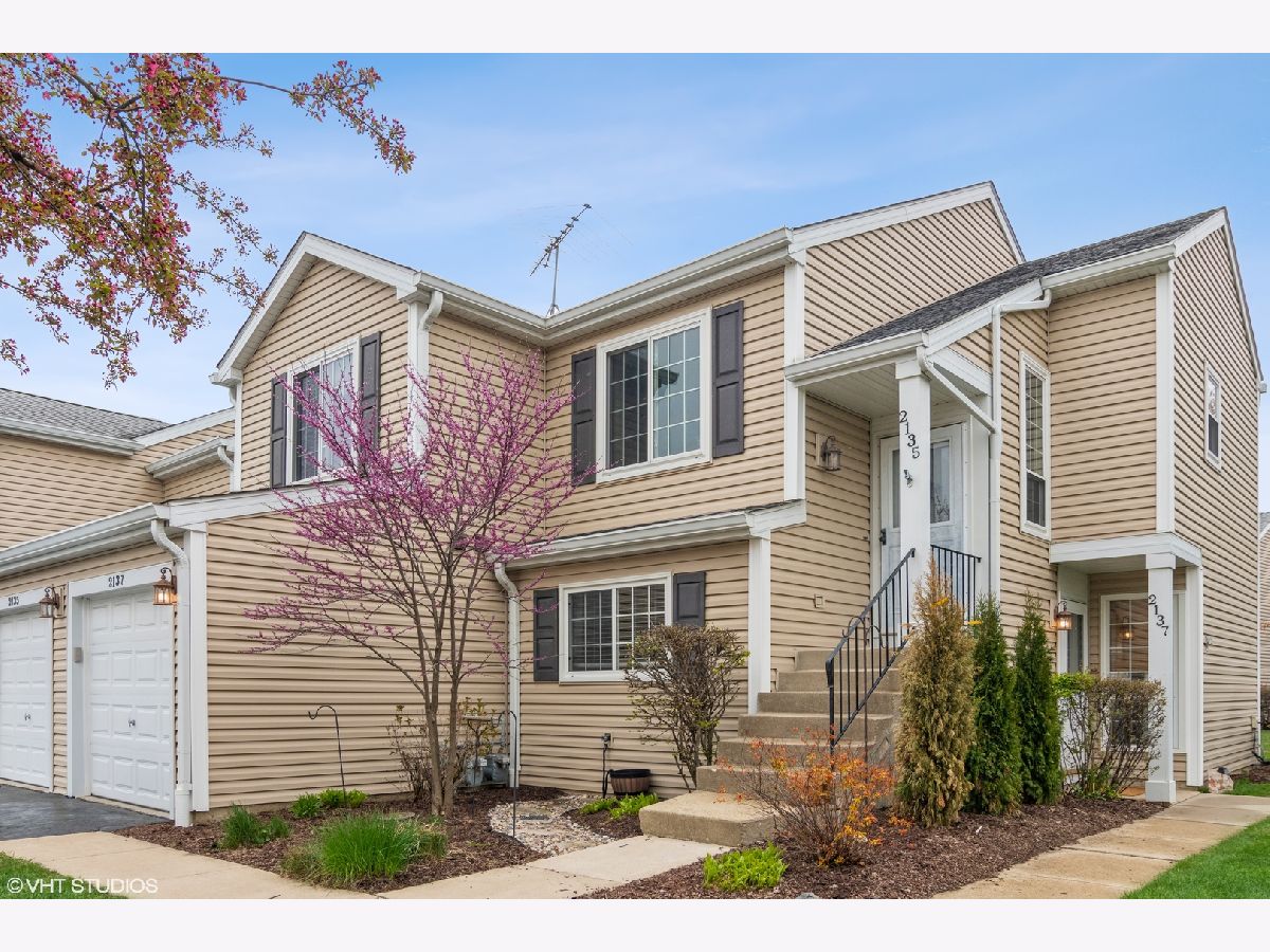 Townhomes & Condos Sold Windsong Schaumburg Illinois, 2137 Northwind