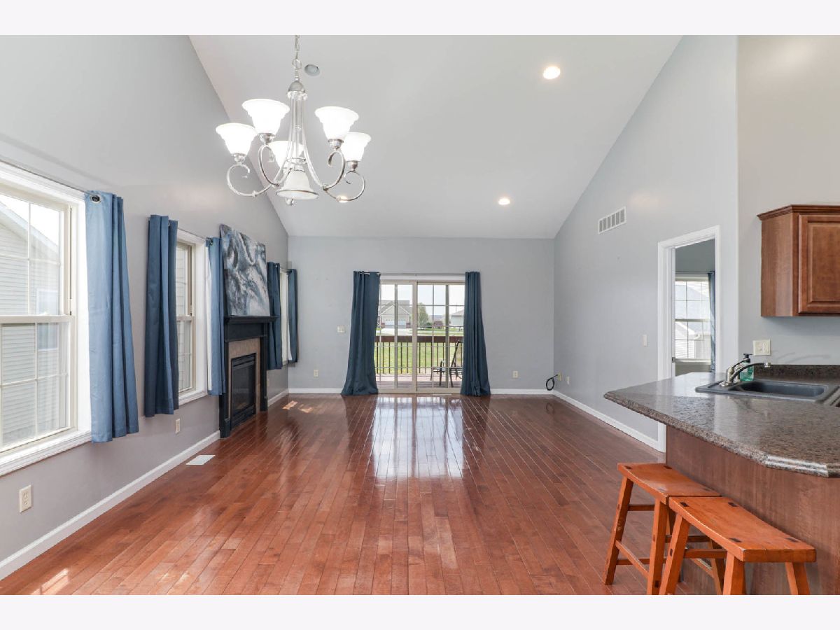 Condos & Townhomes & Homes Sold Prairie Meadows Heyworth Illinois, 416 A Jenny