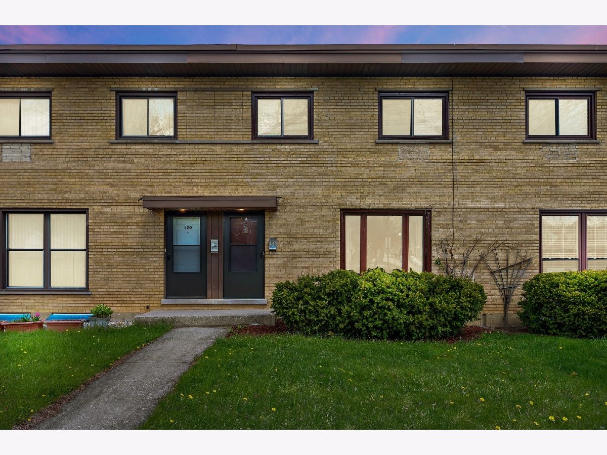 Townhomes Sold Maple Crest Mount Prospect Illinois, 122 Highland
