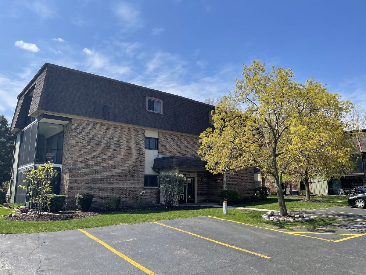 Condominiums Rented Woods Edge Palos Hills Illinois, 9165 North