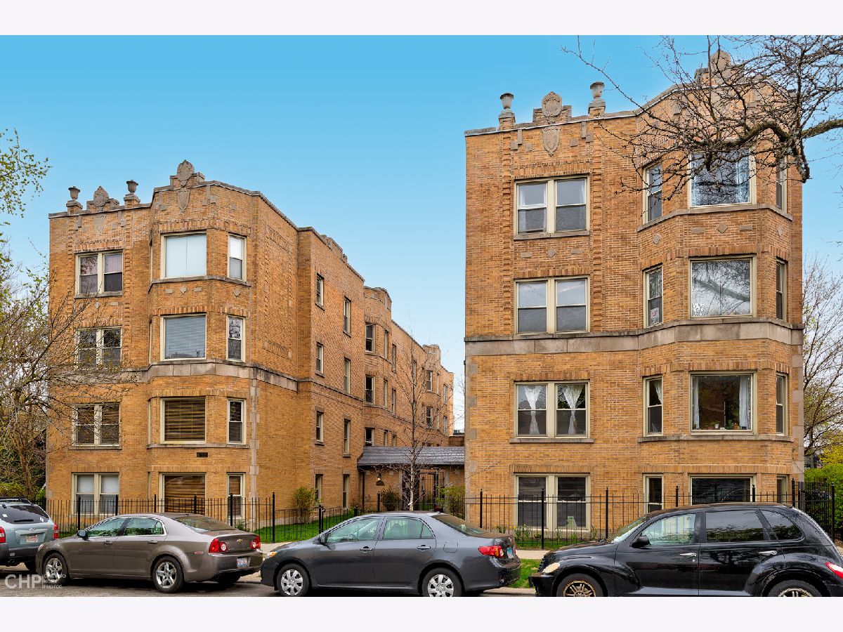 Condominiums Sold The Yellowstone Chicago Illinois, 1667 Farwell