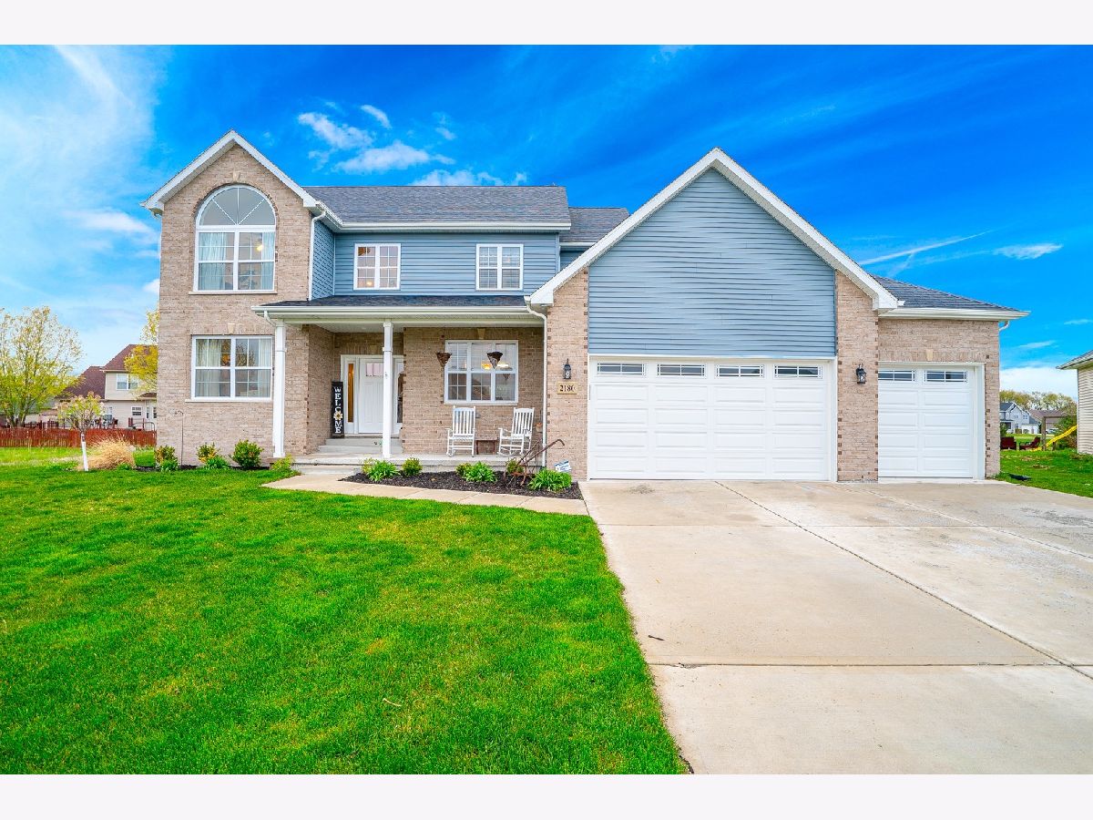 Homes & Condos & Townhomes Sold Farmstone At Diamond Diamond Illinois, 2180 Sandstone