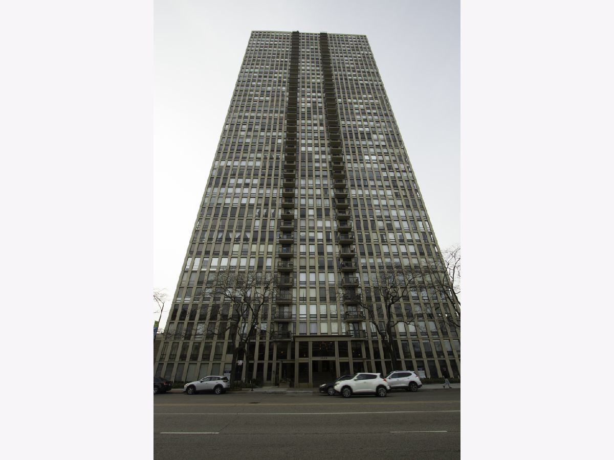 Condominiums Rented Lincoln Park Commons Chicago Illinois, 1660 La Salle