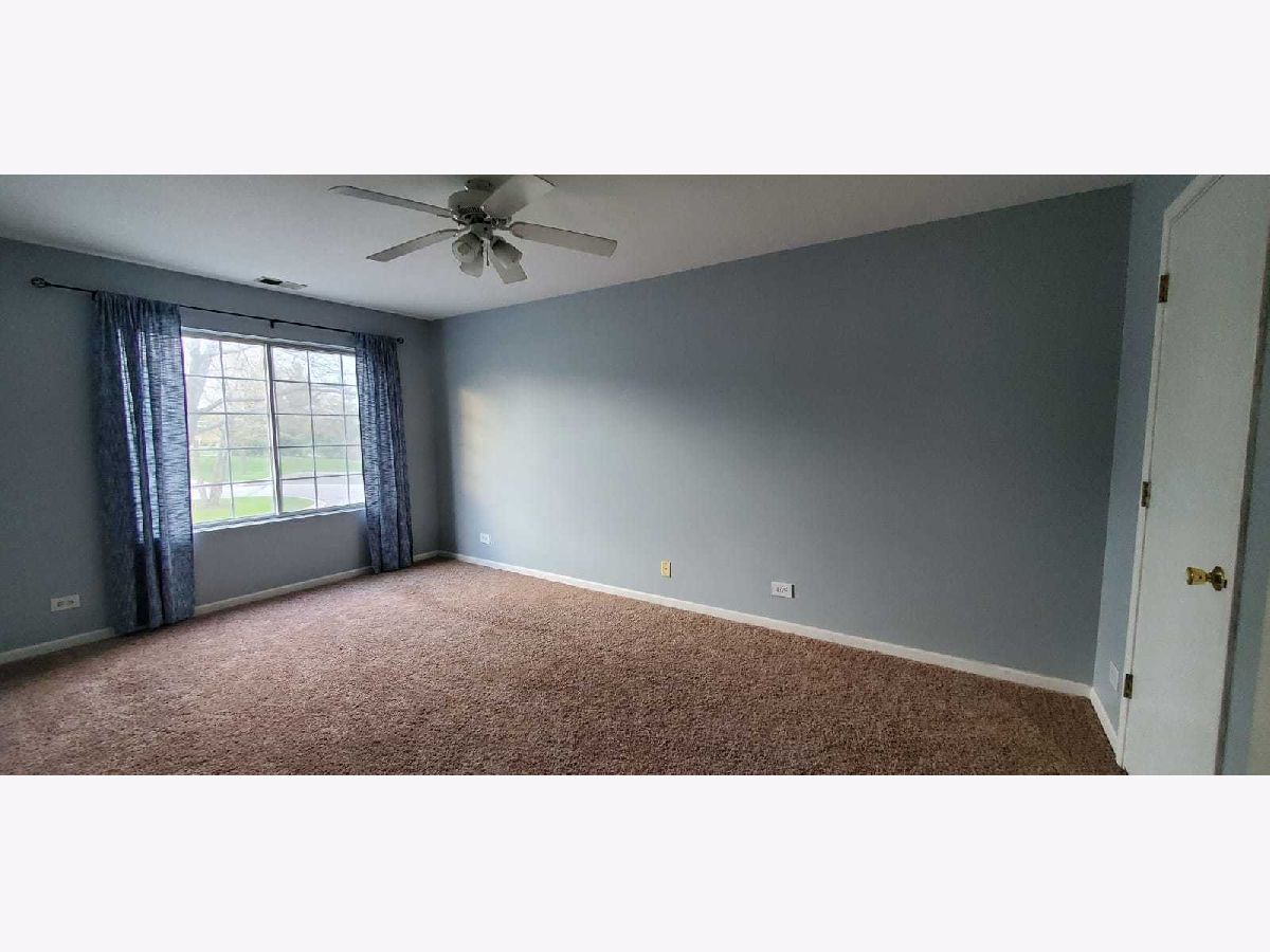 Condos & Townhomes & Homes Rented Springlake Aurora Illinois, 440 Valley Forge
