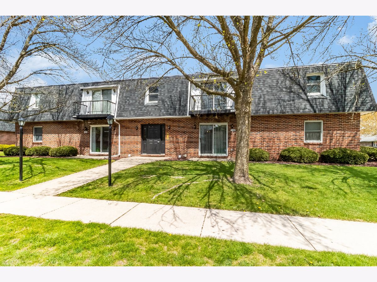 Homes & Condominiums Sold Lake Lawn Joliet Illinois, 1323 Buell