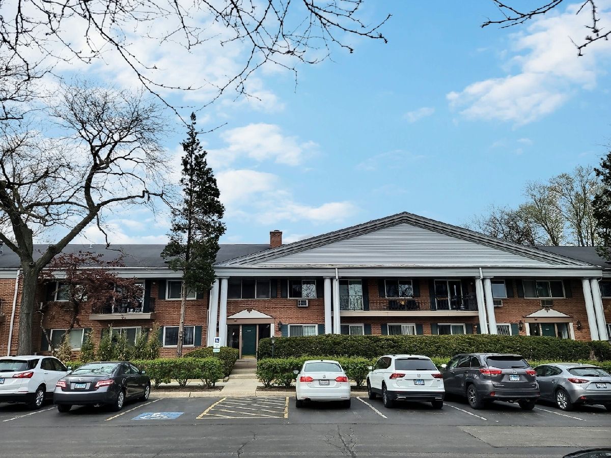 Brittany Place Arlington Heights IL, Condominiums & Homes For Sale