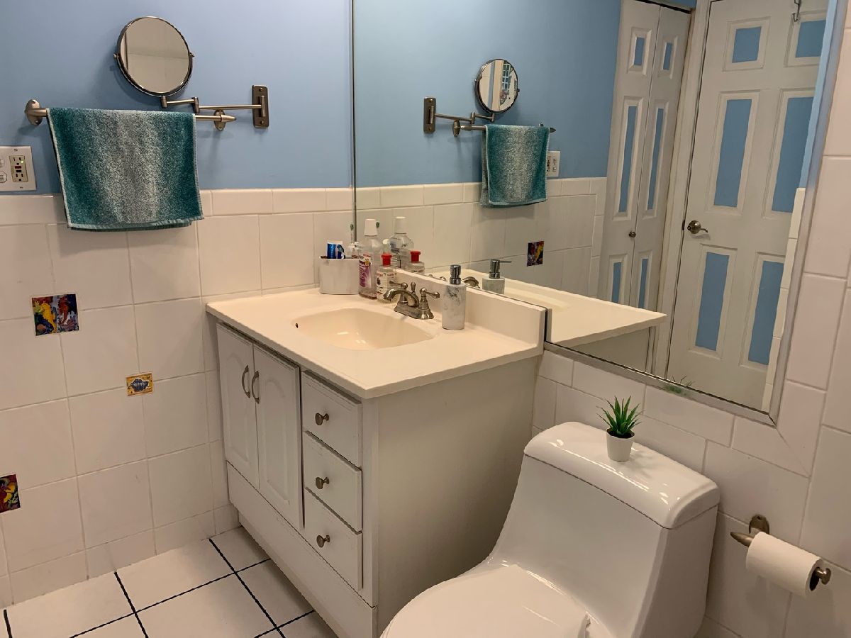 Condominiums Sold Huntington Commons Mount Prospect Illinois, 725 Huntington Commons