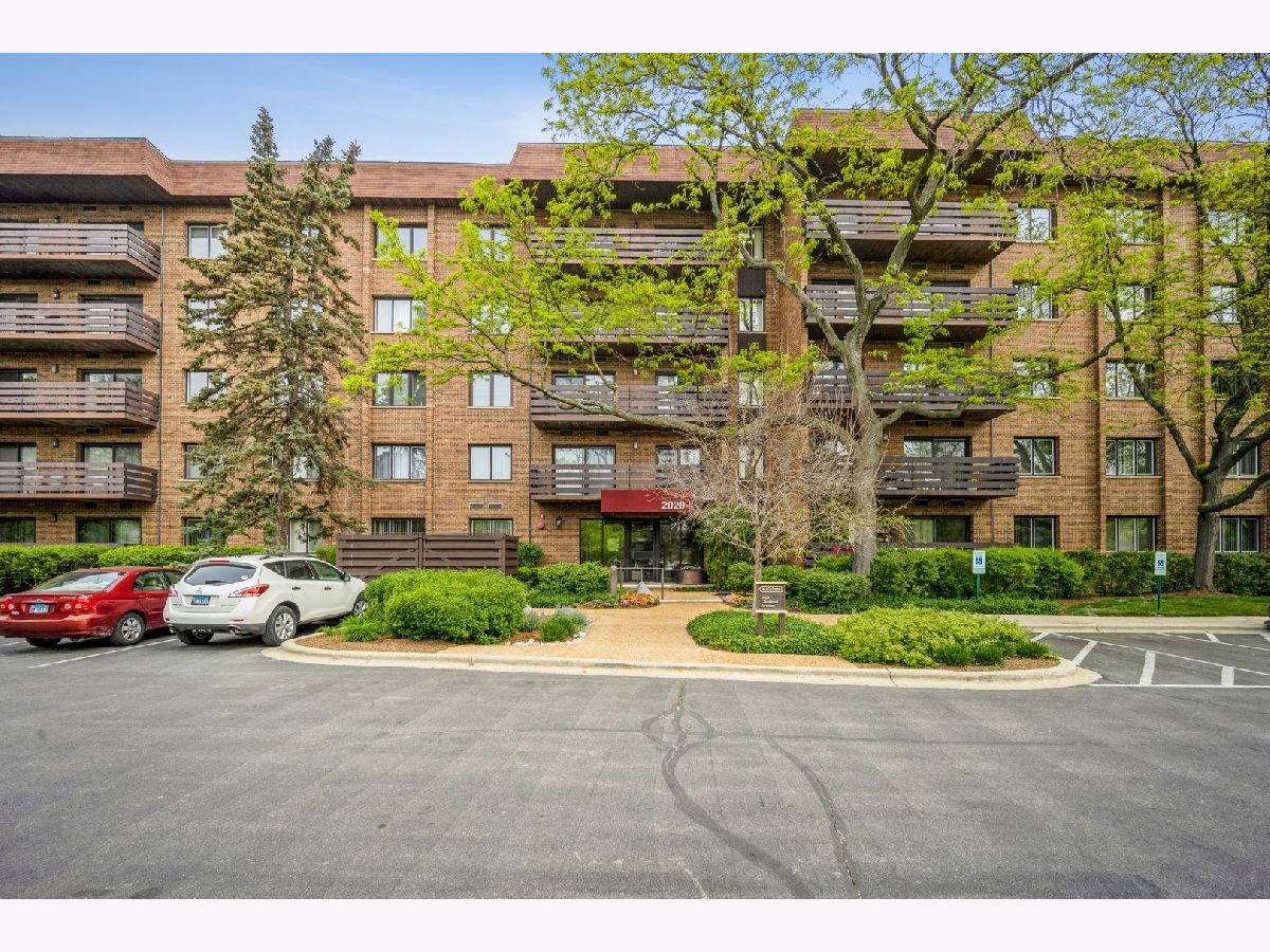 Condominiums Sold Valley Lo Towers Glenview Illinois, 2020 Chestnut