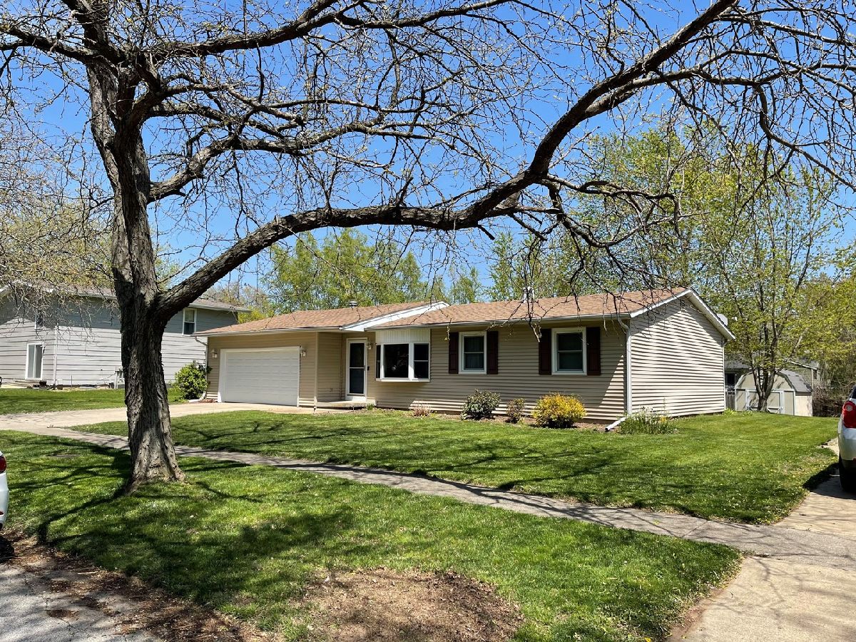 Homes Sold Sunny Dale Acres Mahomet Illinois, 1102 Center