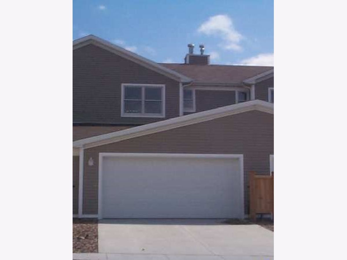 Homes & Condos & Townhomes Rented Brittany Parc Bloomington Illinois, 2719 Rainbow