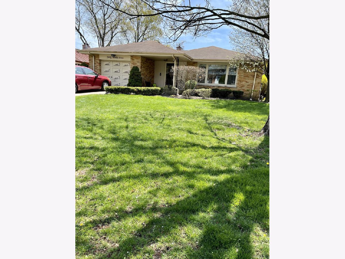 Homes & Townhomes Rented Devonshire Skokie Illinois, 4027 Greenwood