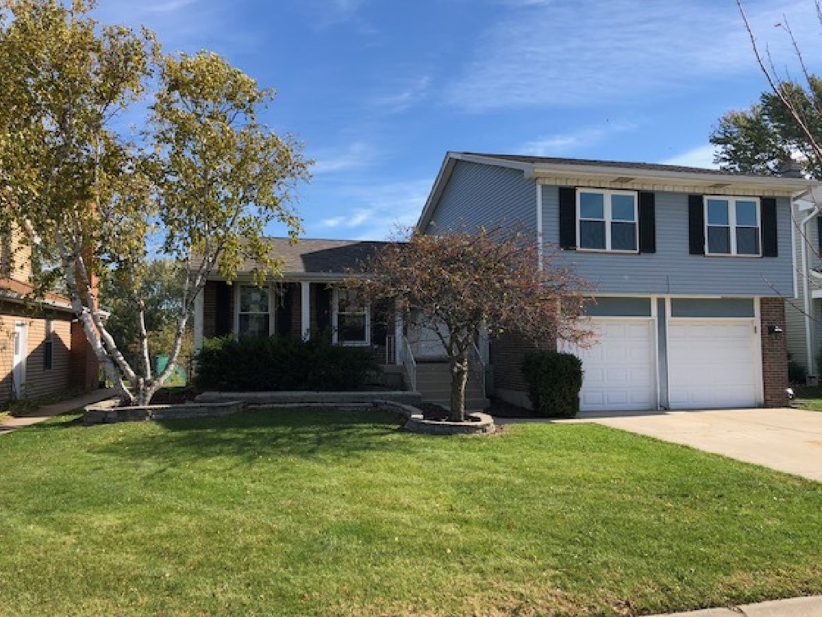 Homes Rented Pheasant Walk Schaumburg Illinois, 825 Pheasant Walk