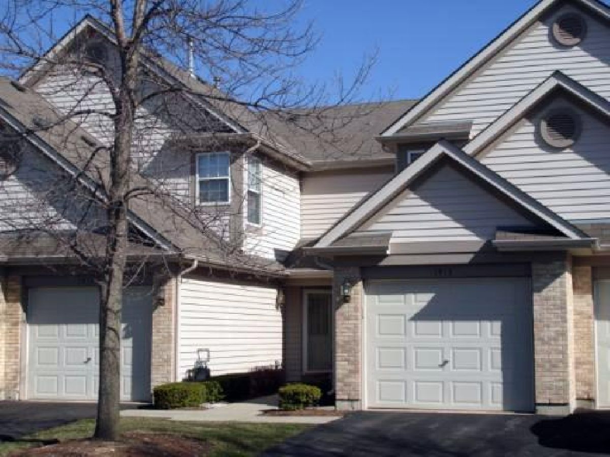 Townhomes & Condos Rented Briar Pointe Schaumburg Illinois, 1913 Grove
