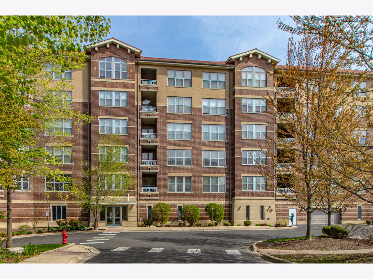 Condominiums Rented Siena Skokie Illinois, 9360 Skokie