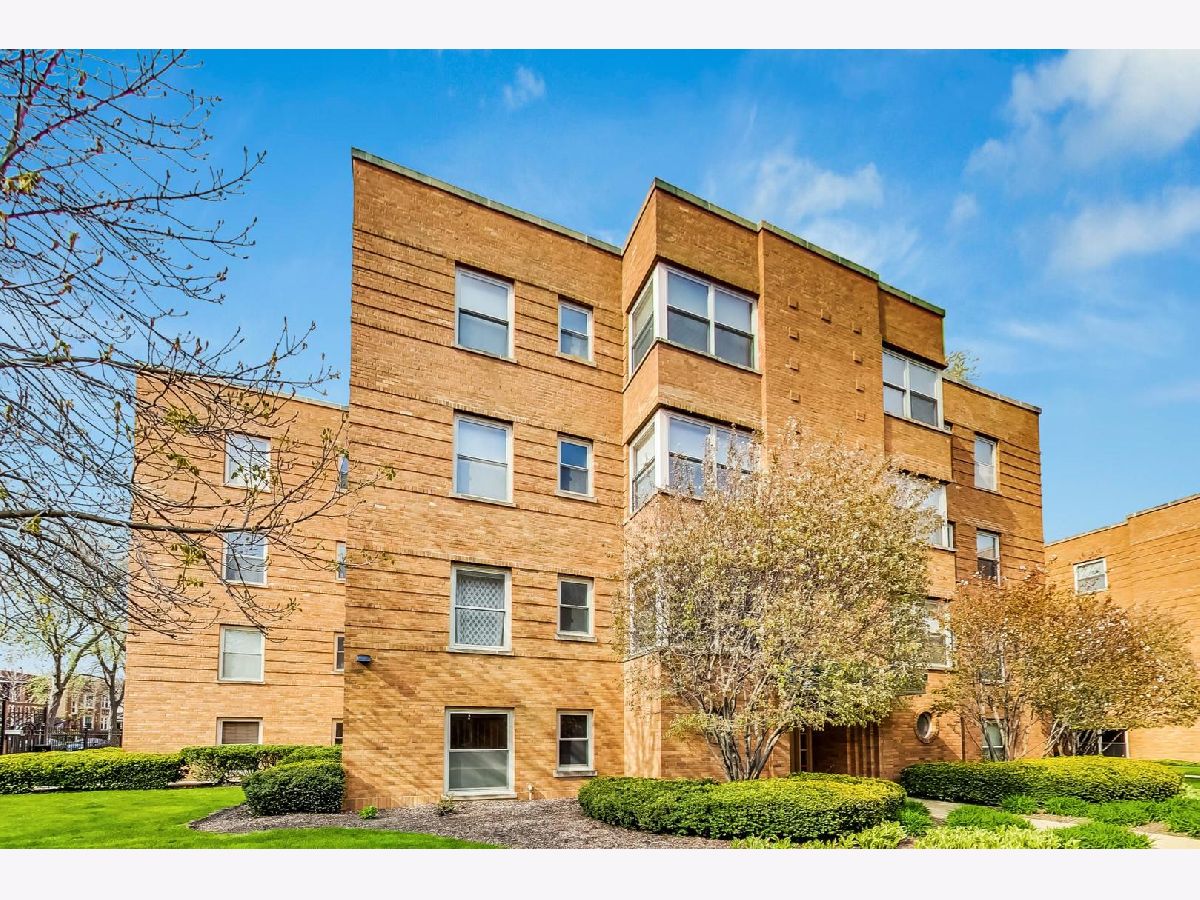 Condominiums Sold Wolcott Village Chicago Illinois, 4909 Wolcott