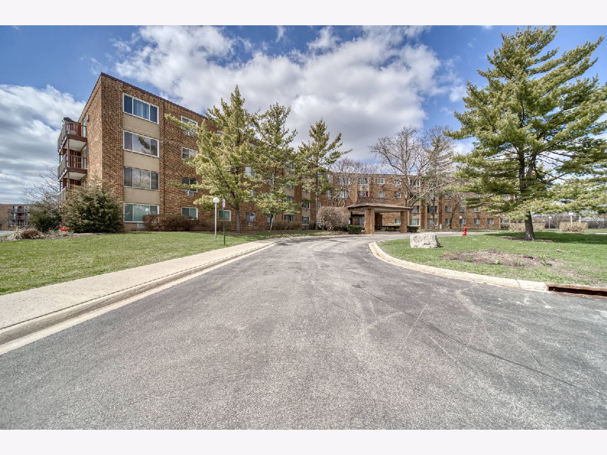 Moon Lake Village Hoffman Estates IL, Condos & Townhomes & Homes For Sale & For Rent Sadie