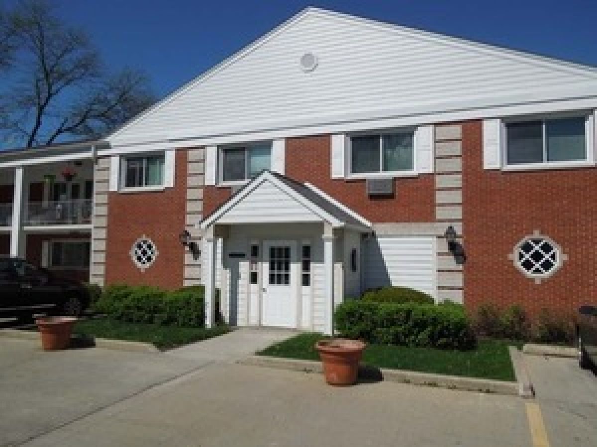 Condominiums Rented Churchview Glenview Illinois, 1719 Grove