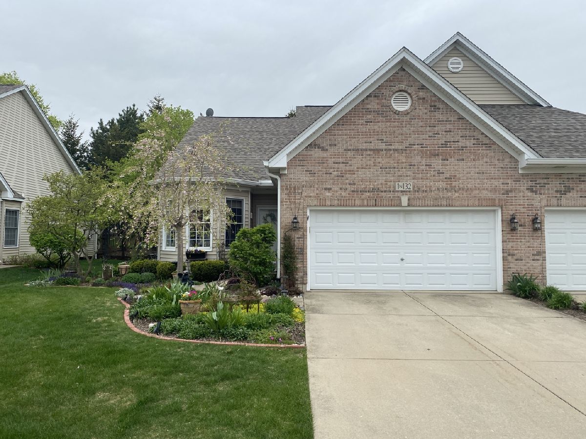 Townhomes Sold Mission Court Winfield Illinois, 1N132 Mission