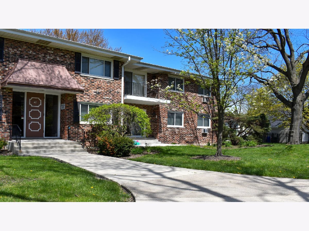 Condominiums Sold Woodglen Glen Ellyn Illinois, 41 Main