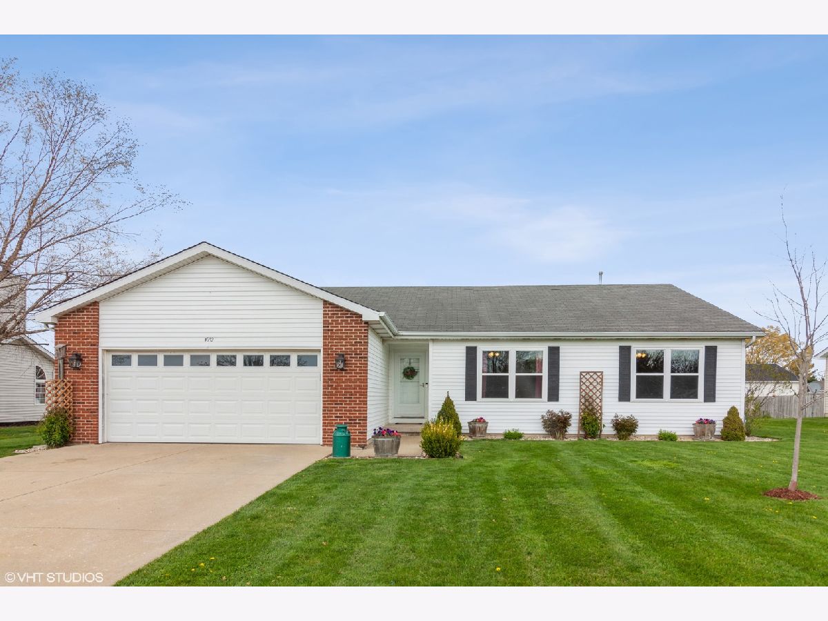 Townhomes & Homes Sold Illowa Farms Somonauk Illinois, 410 Graf