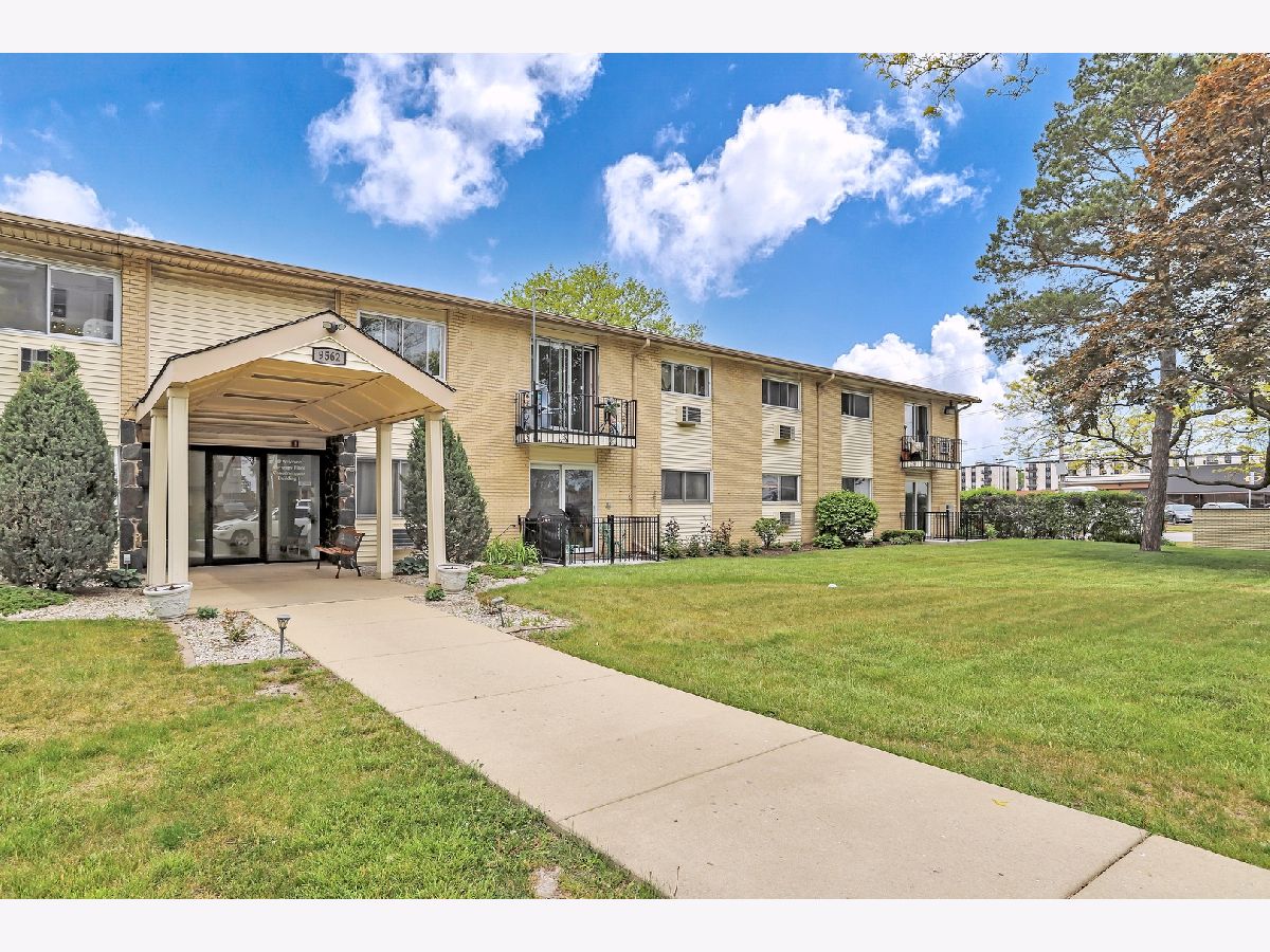 Condominiums Rented Coventry Place Des Plaines Illinois, 9562 Park