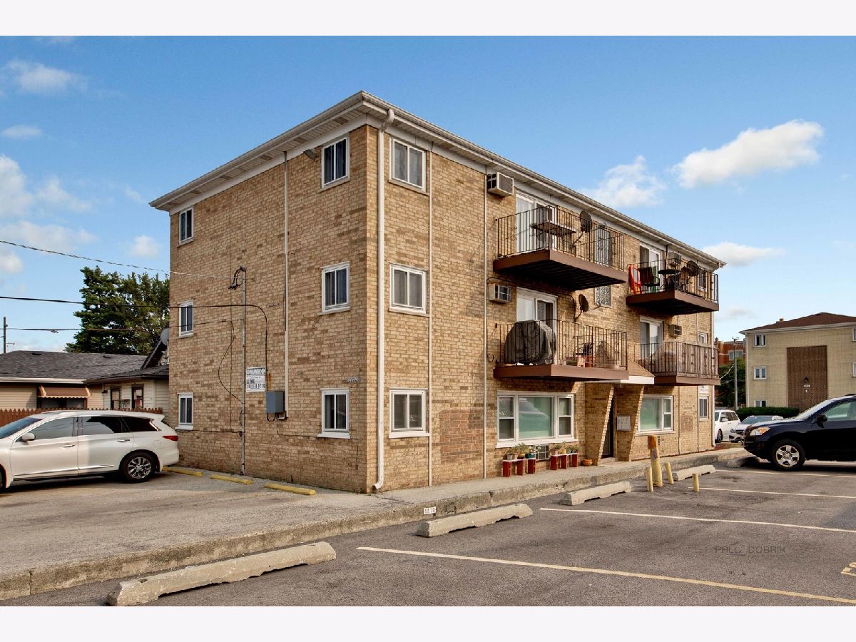 Condominiums Sold Lawrence Court Condos Schiller Park Illinois, 9852 Lawrence