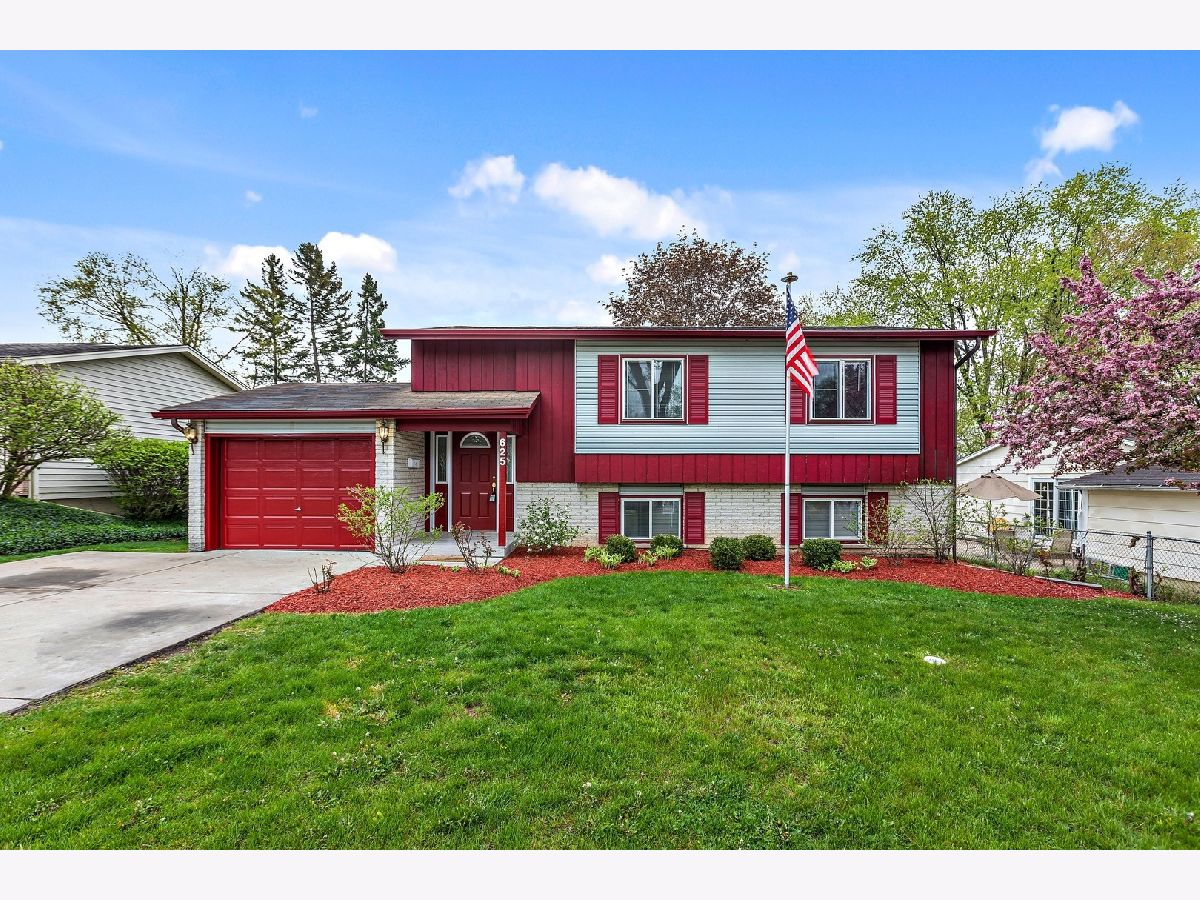Homes & Condos & Townhomes Sold Reskins Glendale Heights Illinois, 625 Nolan