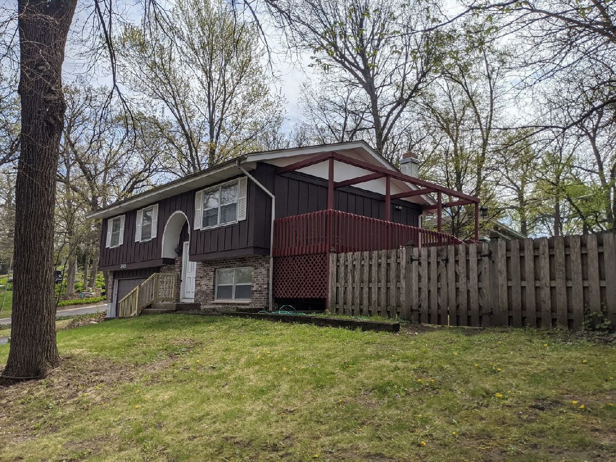 Homes Rented Lake In The Hills Estates Lake In The Hills Illinois, 345 Hiawatha