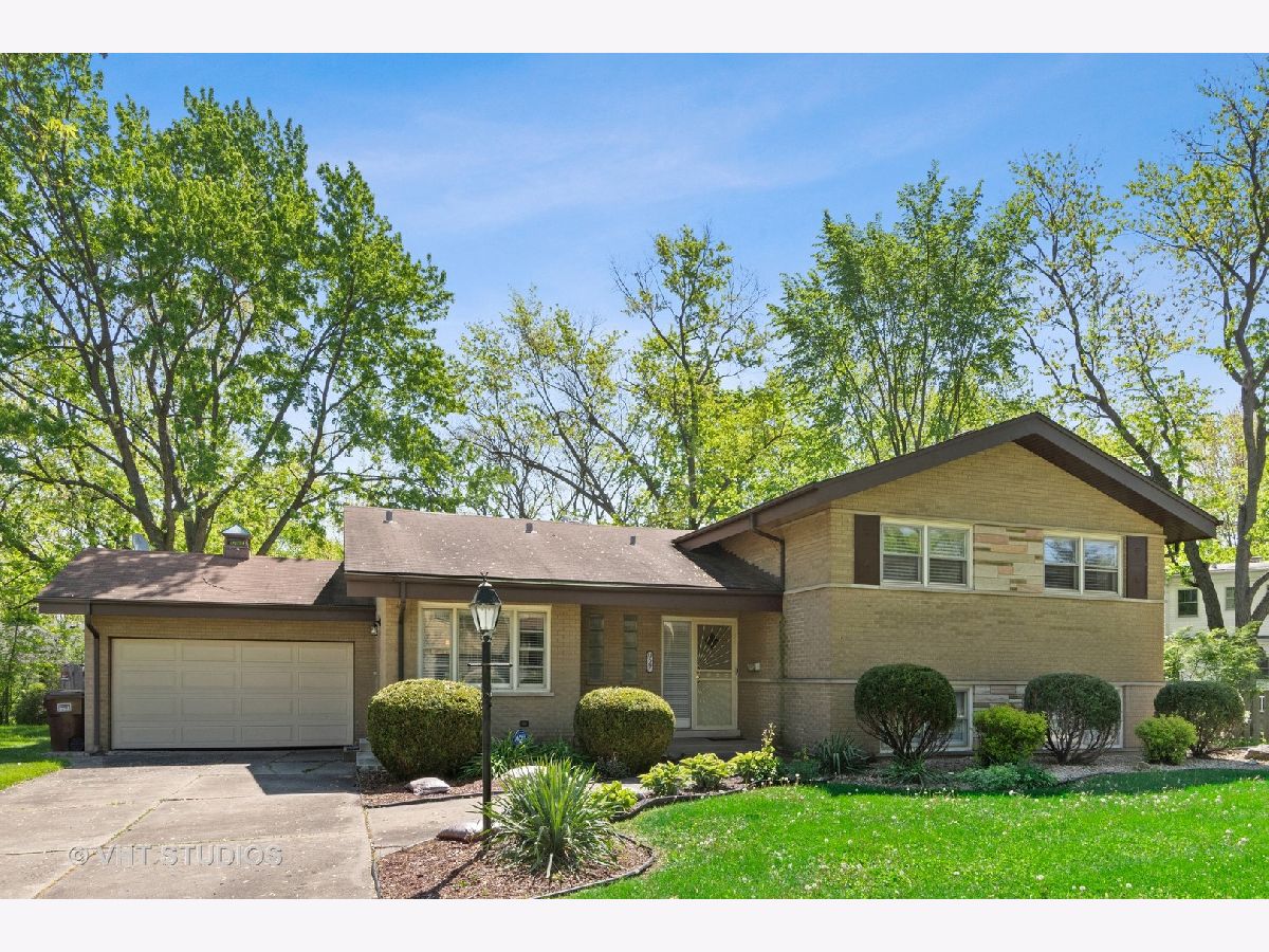 Homes & Condominiums Sold Flossmoor Hills Flossmoor Illinois, 927 Elm