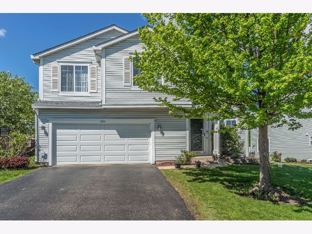 Homes Sold Provence Lake In The Hills Illinois, 1061 Brittany
