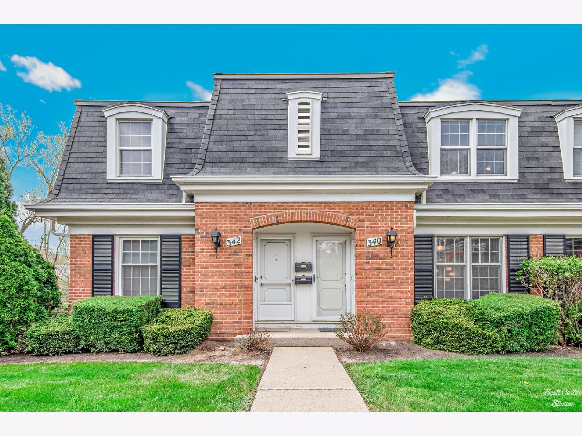 Townhomes Sold Provincial Manor Barrington Illinois, 340 Eastern