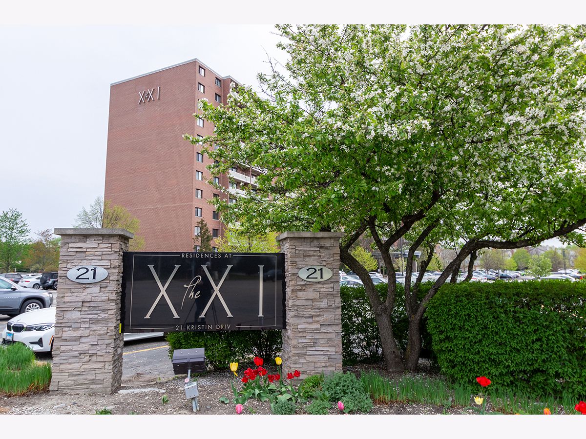 Condominiums Sold The Xxi Schaumburg Illinois, 21 Kristin