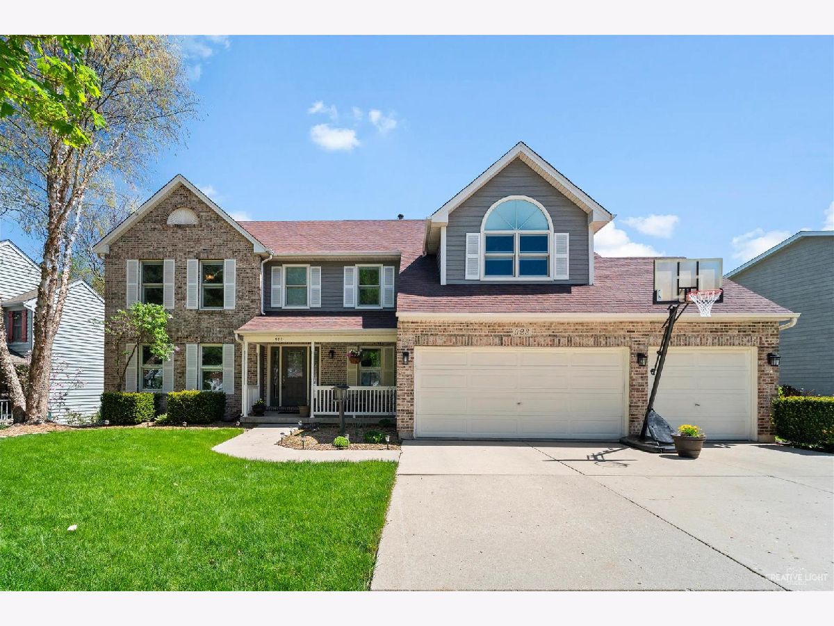 Homes & Condos & Townhomes Sold Highland Glen Elgin Illinois, 923 Glenmore