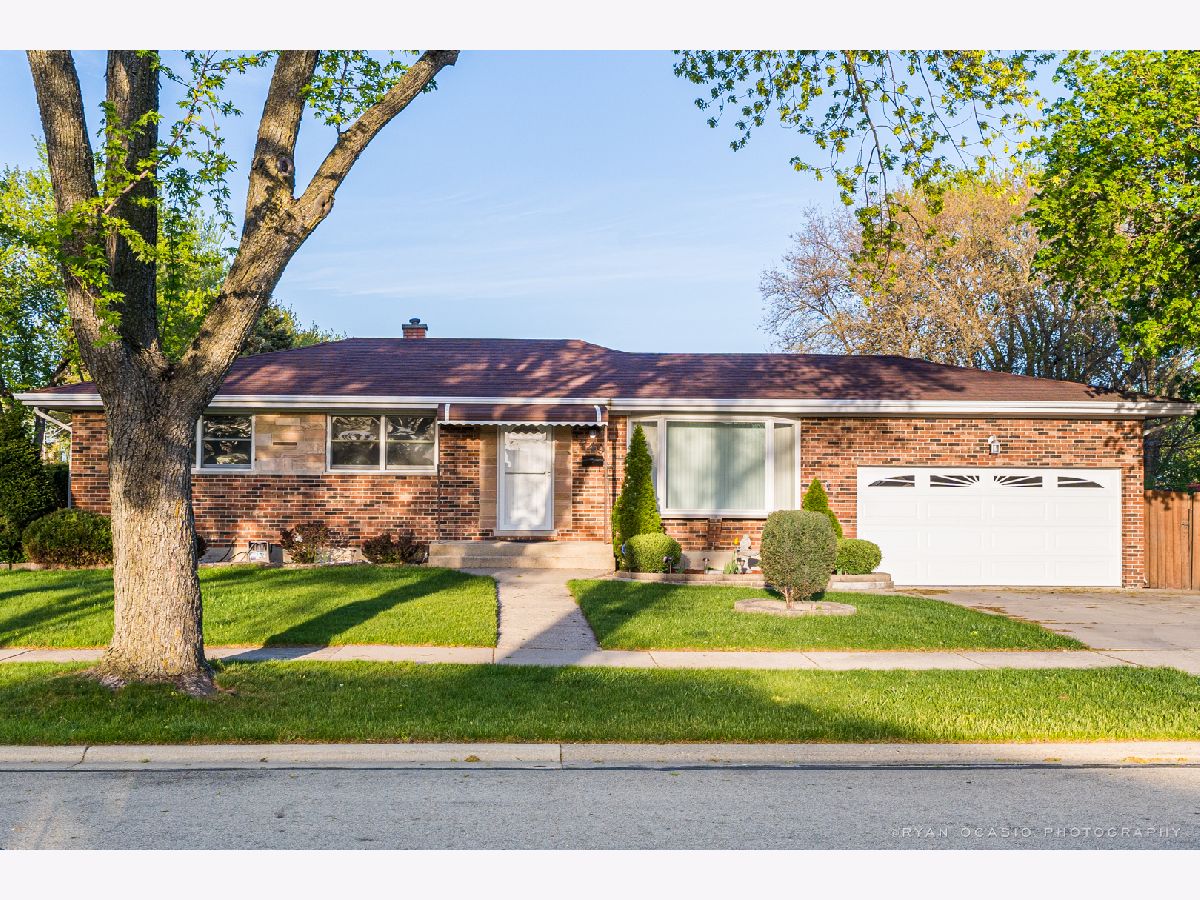 Homes Sold Lullos Green Meadows Addison Illinois, 749 Ronald