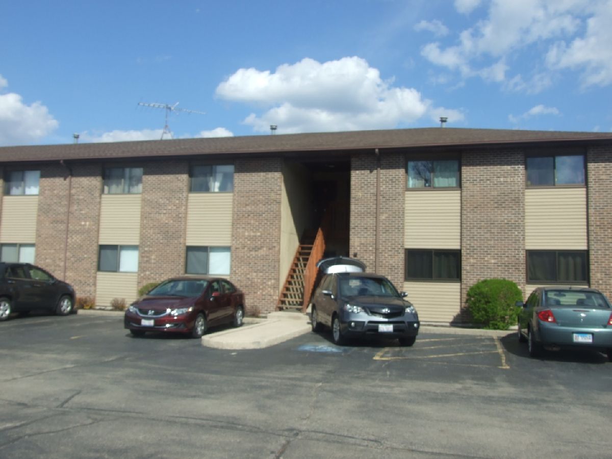 Homes & Condominiums Sold Todd Woods Woodstock Illinois, 555 Central Parkway