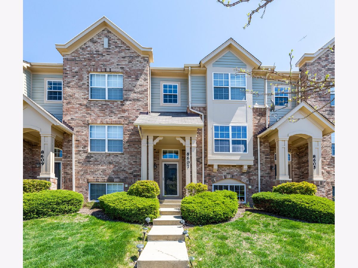 Homes & Condominiums Sold Morton Grove Morton Grove Illinois, 8607 Waukegan