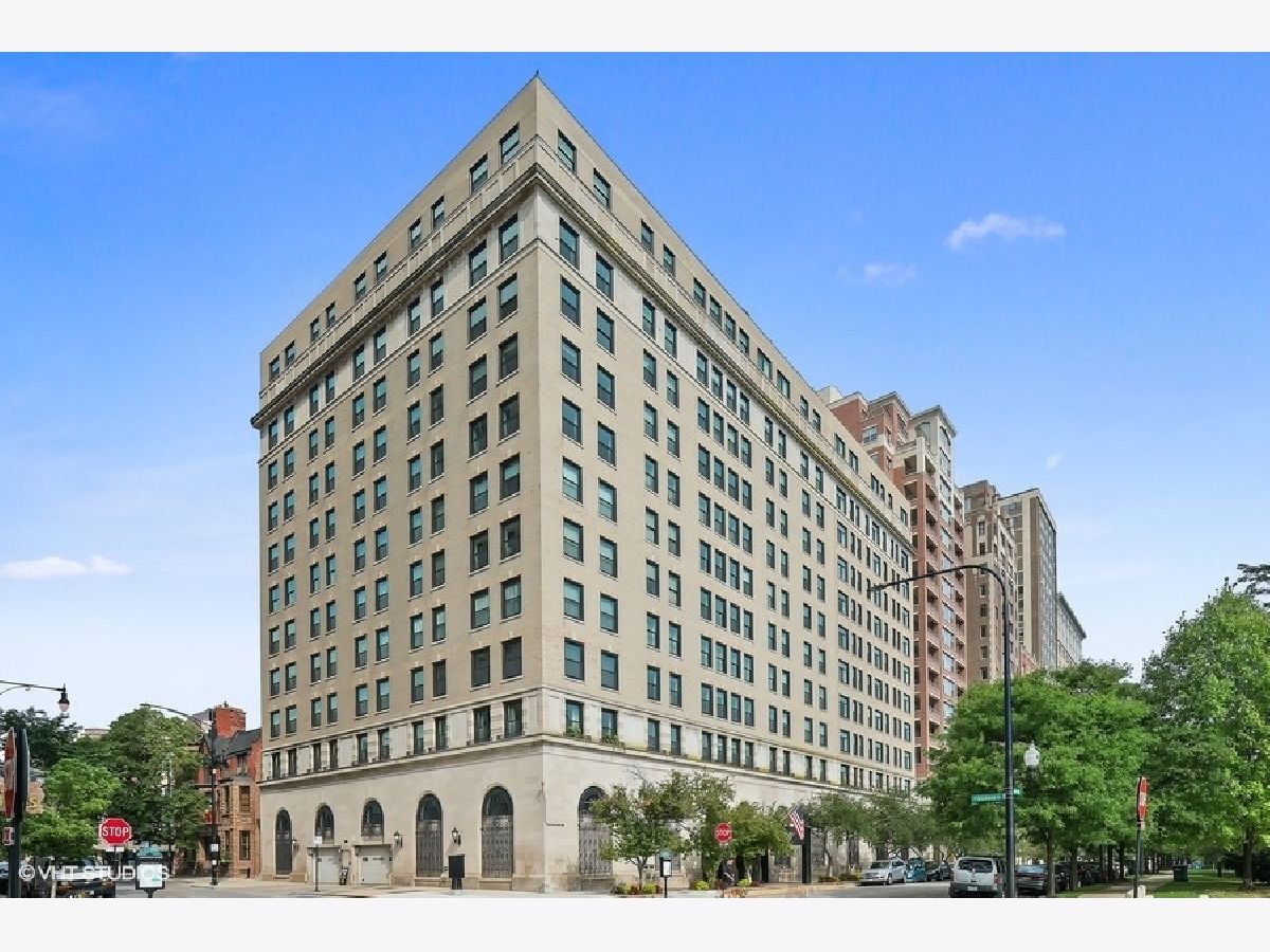 Condominiums Sold Pierre Chicago Illinois, 2100 Lincoln Park West