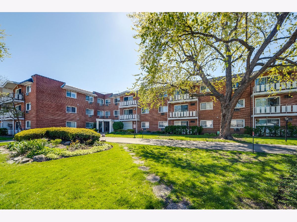 Condos & Townhomes Sold Country Club Condominium Arlington Heights Illinois, 25 Palatine