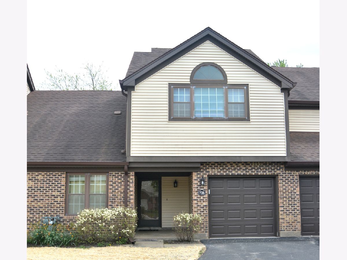 Townhomes Rented Kingsport Commons Wheeling Illinois, 706 Sutton