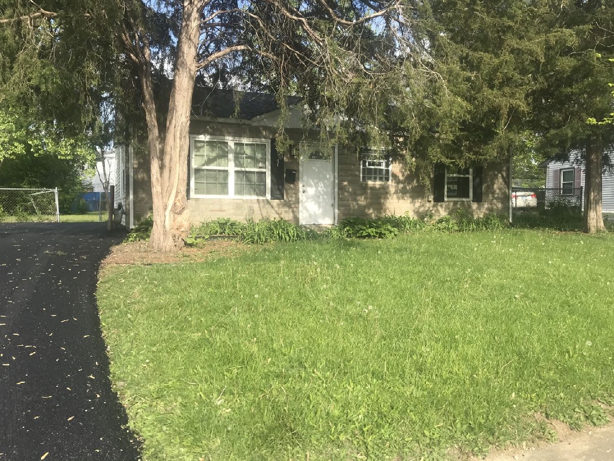 Homes & Condos & Townhomes Rented Raynor Hills Estate Crest Hill Illinois, 1720 Marlboro