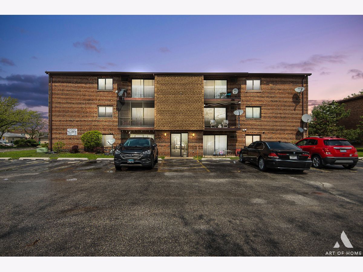 Condominiums & Homes Sold Colonades Orland Park Illinois, 7435 Tiffany